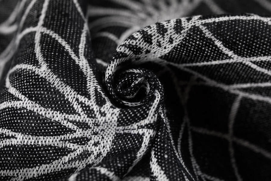 Lotus — Black